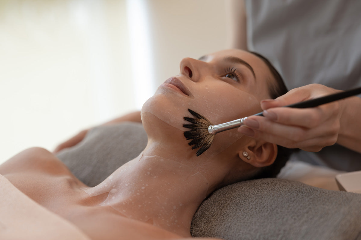 trattamento cosmetico bendaggio viso pennello modella occhi pelle